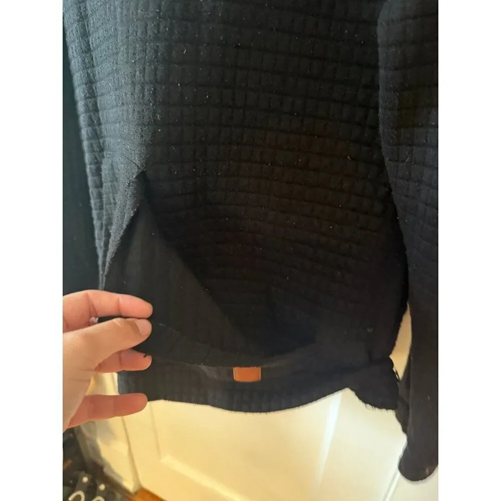 SIIMHWRSS men’s size X-Large black sweater